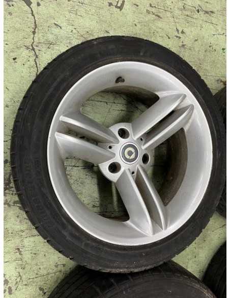 Juego de ruedas Spikeline de 16 pulgadas Smart Roadster usado Juego de ruedas Spikeline de 16 pulgadas Smart Roadster usado