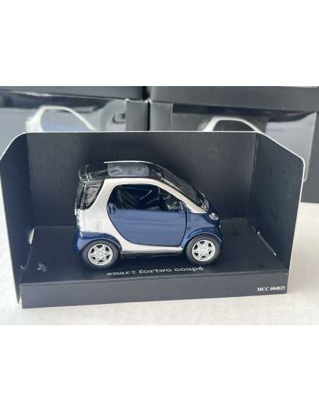 Smart fortwo coupé pullback 1:33 blu stella/argento SMARTWARE