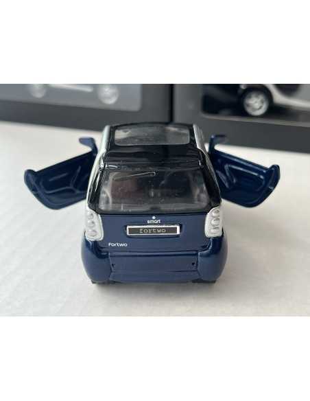 Smart fortwo coupé à l'échelle 1:33 bleu étoile/argent SMARTWARE