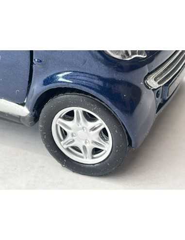 Pullback smart fortwo coupé 1:33 estrela azul/prata SMARTWARE