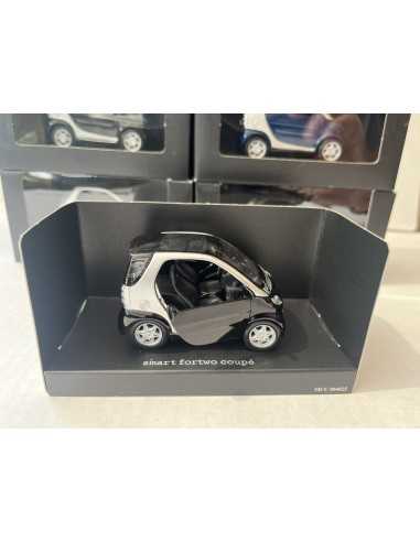 Smart fortwo coupé à l'échelle 1:33 jack noir/argent SMARTWARE