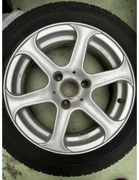 Juego de llantas de aleación RIAL Smart Roadster de 15 pulgadas con neumáticos de invierno de 5 mm Juego de llantas de aleación RIAL Smart Roadster de 15 pulgadas con neumáticos de invierno de 5 mm