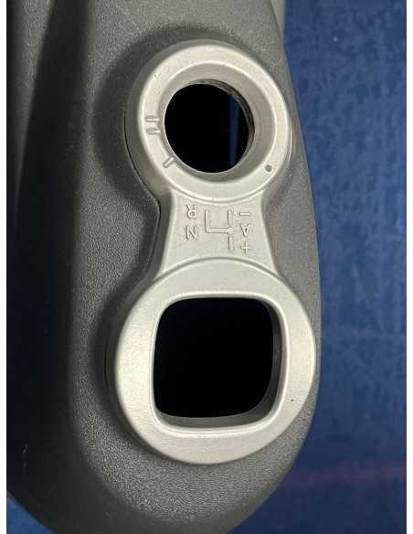 Consola central Smart Roadster Brabus Xclusive 452 con orificio para interruptor de espejo eléctrico