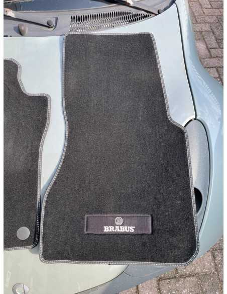 Tappetini in velluto BRABUS per Smart 453 FORTWO FORFOUR usati, cuciture color argento.