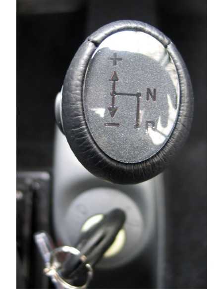 Pomello del cambio in pelle Smart Roadster con funzione Softtouch Pomello del cambio in pelle Smart Roadster con funzione Softtouch