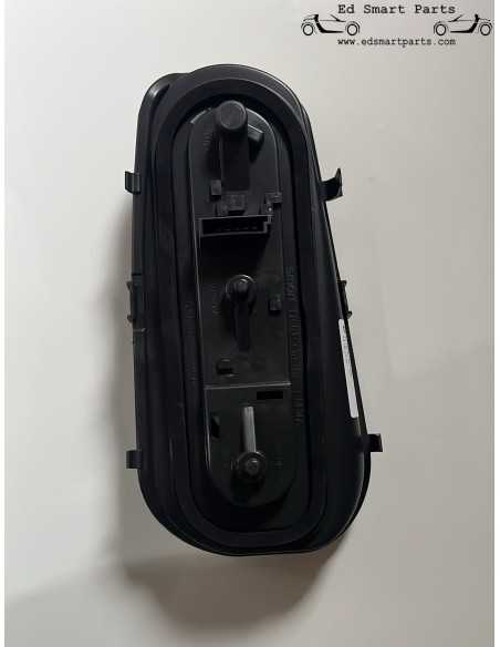 OEM Smart Part Q0011624V001000000 Rechtes Rücklichtgehäuse (nur für Fahrzeuge mit Linkslenkung)