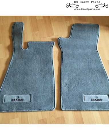 Nuevo juego de alfombrillas originales de terciopelo gris BRABUS con volante a la izquierda - Smart roadster