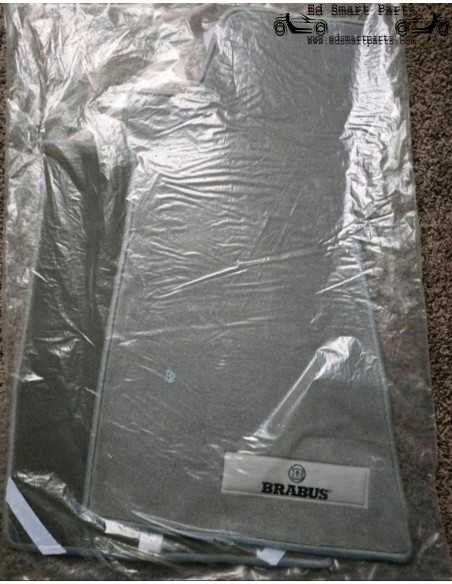 Neuer Satz originaler BRABUS-Fußmatten aus grauem Velours für Linkslenker (LHD) – Smart Roadster