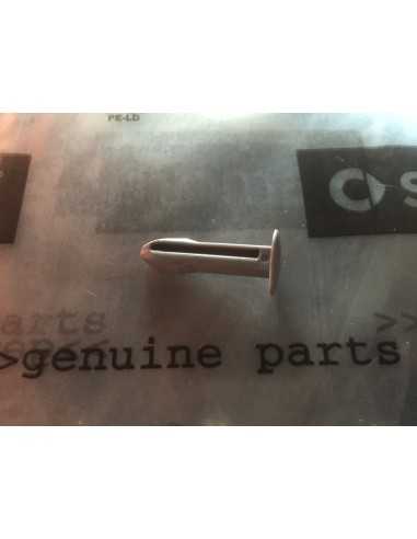 Clip de fixation du capot du montant A du Smart Roadster 452
