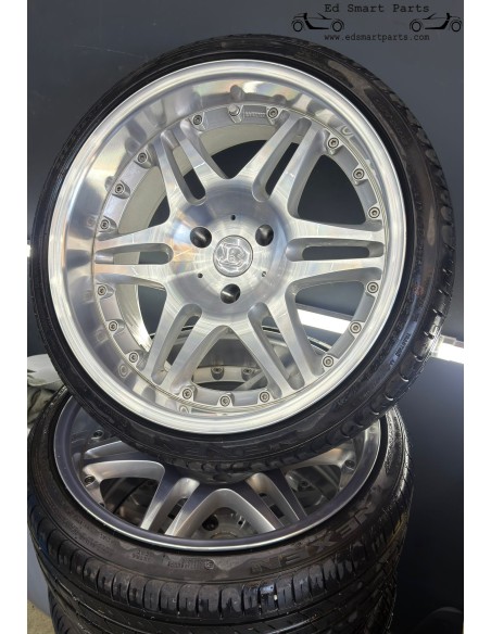 Complete set GEBRUIKTE Smart Roadster Brabus 18 inch lichtmetalen Monoblock velgen met NIEUWE banden