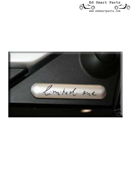 Adhesivo externo con logotipo de Smart Limited One