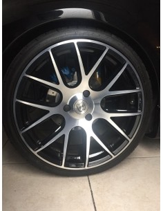 black wheel bolts