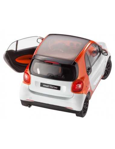 Coche modelo Norev Smart C453 Fortwo Passion Edition 1 blanco a escala 1:18
