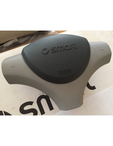 Nouvel airbag au volant de la Smart ForFour 454