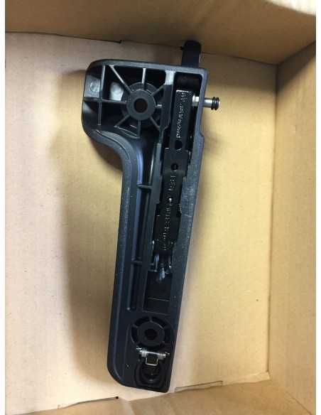 Smart Roadster Hardtop Roof Catch Front Centre , Left or Right Smart Roadster Hardtop Roof Catch Front Centre , Left or Right