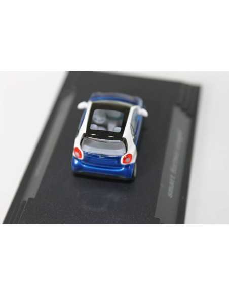 Busch Smart 453 Fortwo Coupe white / midnight blue Model Car 1:87 Busch Smart 453 Fortwo Coupe white / midnight blue Model Car 1:87