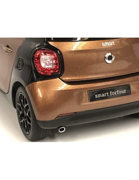 Carro modelo NOREV Smart Forfour 453 Prime Preto/Marrom 1:18 Carro modelo NOREV Smart Forfour 453 Prime Preto/Marrom 1:18