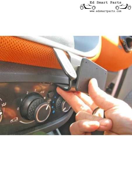 CLIP DE SOPORTE PARA TELÉFONO EN ÁNGULO PARA SMART FORFOUR/ FORTWO 453
